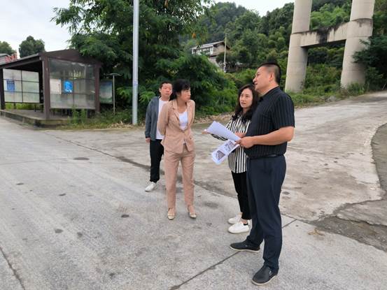 说明: F:\0建筑工程学院组织员电脑电子文件档案归档\DQ13宣教统战\DQ13-6稿件简报\2023年度\照片\石龙镇考察1.jpg