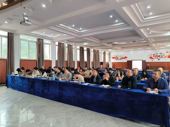 说明: F:\0建筑工程学院组织员电脑电子文件档案归档\DQ13宣教统战\DQ13-1理论学习\2024年度\职工理论学习\第6次10月\1730879053517.jpg